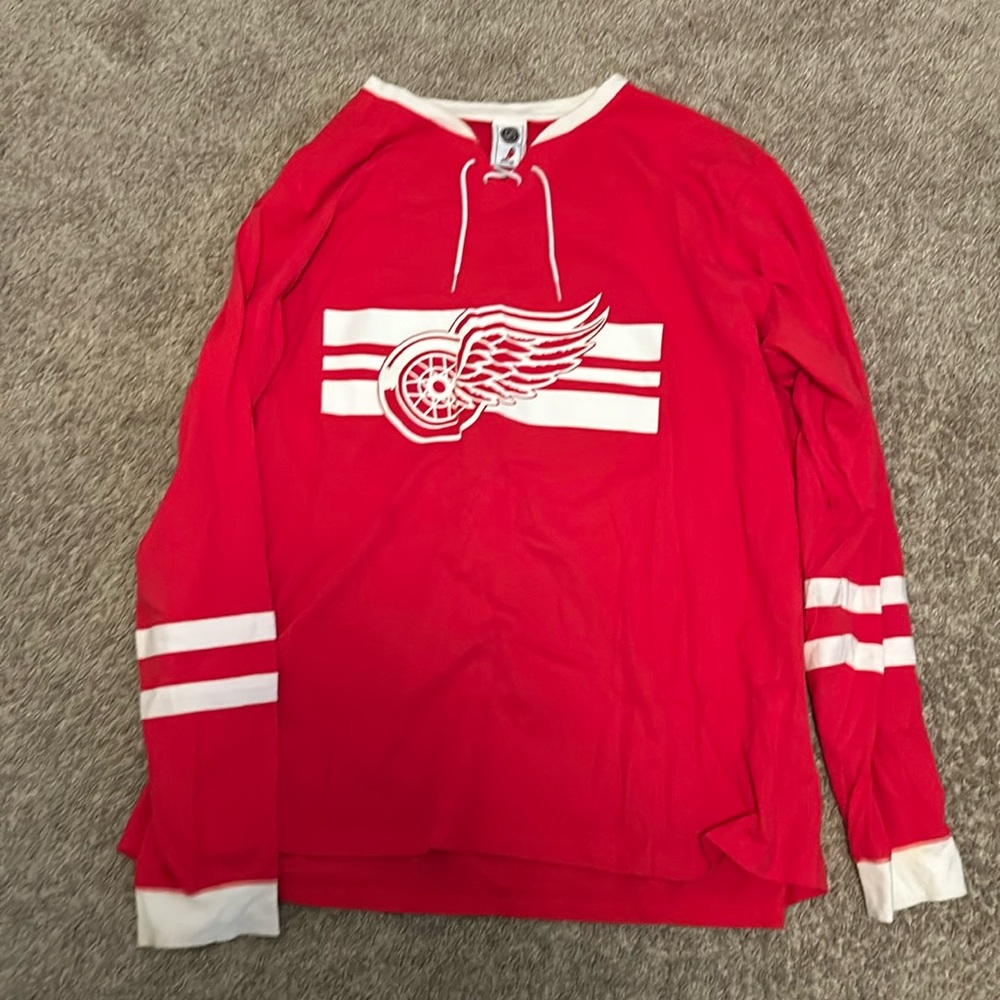 Men’s long sleeve t shirt